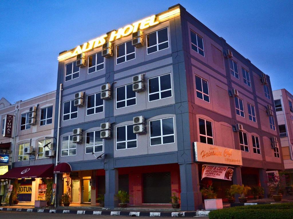 Altis Hotel Langkawi Kuah Exterior foto